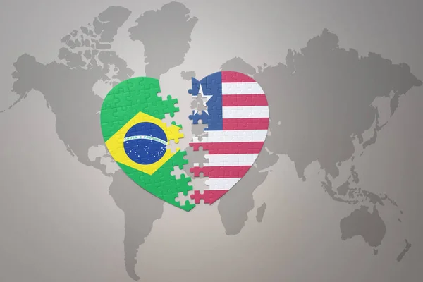 Serce Puzzle Flagą Narodową Brazylii Liberii Tle Mapy Świata Concept — Zdjęcie stockowe