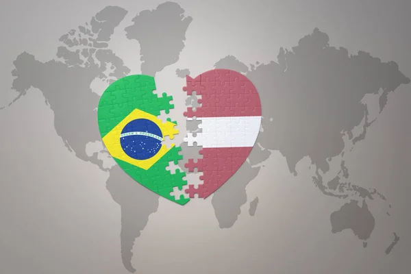 Coração Quebra Cabeça Com Bandeira Nacional Brasil Latvia Fundo Mapa — Fotografia de Stock