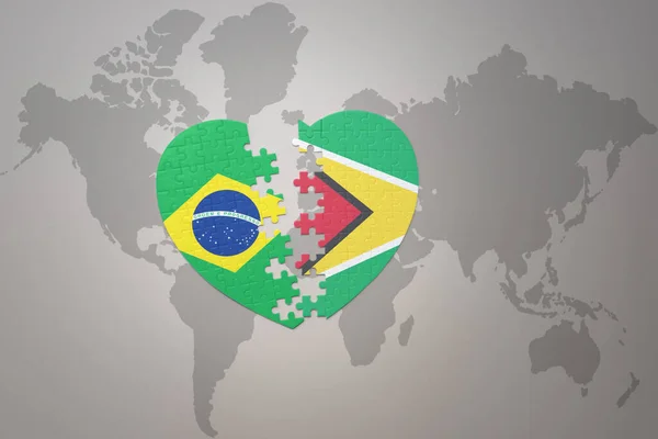 Coração Quebra Cabeça Com Bandeira Nacional Brasil Guiana Fundo Mapa — Fotografia de Stock