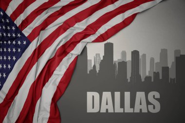 Amerika Birleşik Devletleri 'nin gri arka planında renkli bayrağını sallayan Dallas yazıları ile şehrin soyut silueti.