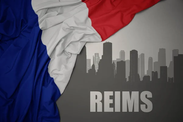 Silueta Abstracta Ciudad Con Texto Reims Cerca Ondeando Colorida Bandera —  Fotos de Stock