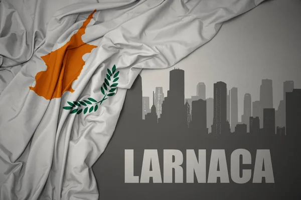 Abstrakcyjna Sylwetka Miasta Tekstem Larnaca Pobliżu Machania Kolorowe Flagi Narodowej — Zdjęcie stockowe