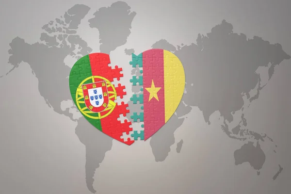 Coração Quebra Cabeça Com Bandeira Nacional Portugal Camarões Fundo Mapa — Fotografia de Stock