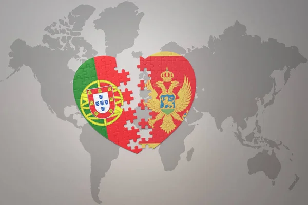 Головоломка Сердце Национальным Флагом Португалии Черногории Фоне Карты Мира Концепт — стоковое фото