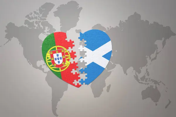Головоломка Сердце Национальным Флагом Португалии Шотландии Карте Мира Background Concept — стоковое фото