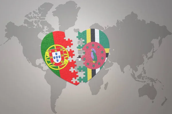Пуховое Сердце Национальным Флагом Португалии Доминики Задней Стороне Карты Мира — стоковое фото