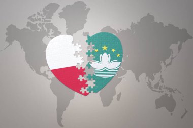 Macau ve Poland 'ın ulusal bayrağıyla bir dünya haritasında bulmaca kalbi. 3B illüstrasyon