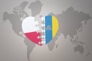 Kanarya adalarının ulusal bayrağı ve Polonya 'nın yapboz kalbi bir dünya haritasında. 3B illüstrasyon