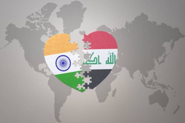 Hindistan ve Irak 'ın ulusal bayrağıyla ilgili bir bulmaca kalbi dünya haritasında. 3B illüstrasyon