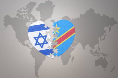 Demokratik Kongo Cumhuriyeti ve İsrail 'in ulusal bayrağıyla bir dünya haritası üzerinde bulmaca kalbi. 3B illüstrasyon