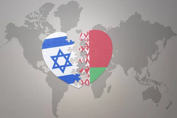 Серце Головоломка Національним Прапором Білорусі Ізраїлю Фоні Карти Світу Концепція — стокове фото
