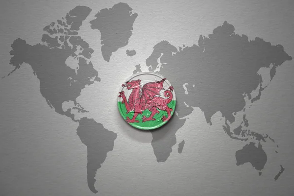 Euromunt Met Nationale Vlag Van Wales Grijze Wereldkaart Achtergrond Illustratie — Stockfoto