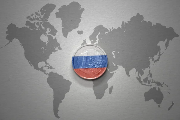 Euromunt Met Nationale Vlag Van Rusland Grijze Wereldkaart Achtergrond Illustratie — Stockfoto