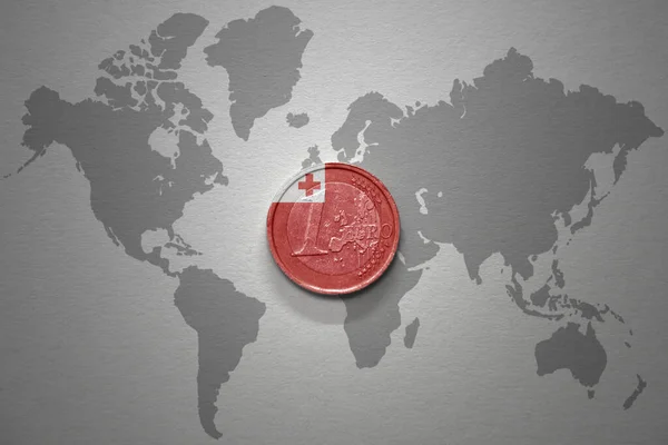 Moeda Euro Com Bandeira Nacional Tonga Fundo Cinza Mapa Mundo — Fotografia de Stock