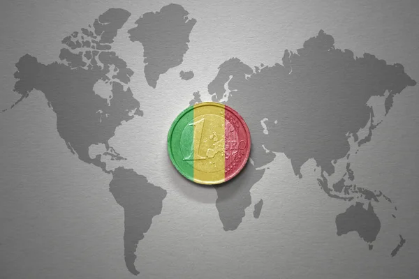 Moneta Euro Flagą Narodową Mali Szarym Tle Mapy Świata Ilustracja — Zdjęcie stockowe