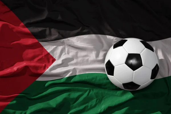 Oude Vintage Voetbal Bal Wapperende Nationale Vlag Van Palestine Achtergrond — Stockfoto