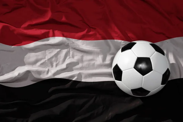 Vecchio Pallone Calcio Vintage Sulla Bandiera Nazionale Sventolante Sfondo Yemen — Foto Stock