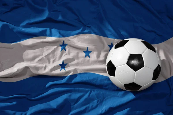 Oude Vintage Voetbal Bal Golvende Nationale Vlag Van Honduras Achtergrond — Stockfoto