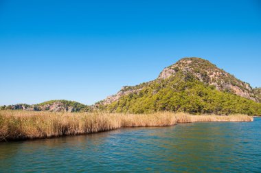 Türkiye, dağlar Nehri yakınındaki.