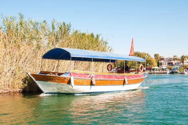 Türkei, eine Bootsfahrt auf dem Fluss Dalyan — Stockfoto