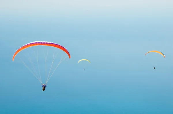 Parapente en Turquía. Vista panorámica del Mediterráneo . — Foto de Stock