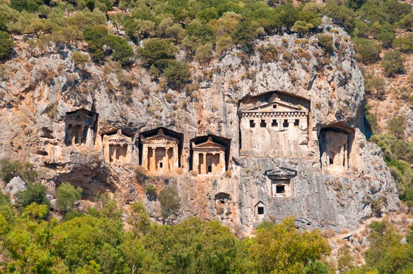 Starověké lýkijské hroby - architektura v horách Turecka — Stock fotografie