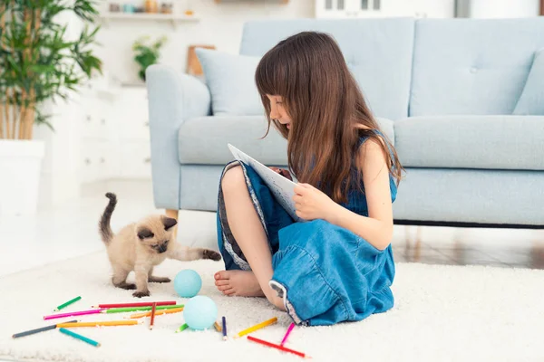 Child Girl Painting Kitten Lying Floor Little Female Person Drawing — Stock Photo, Image