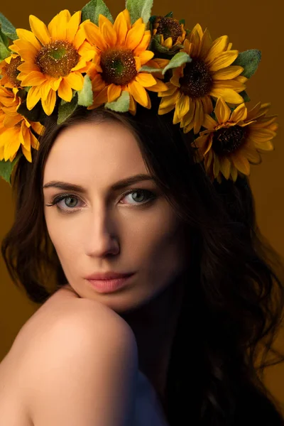 Portrait Ukrainian Girl Wreath Colorful Yellow Sunflowers National Traditional Flower — Stock Photo, Image