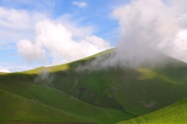 Bahar Ermeni dağlar