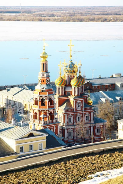 Abril vista Stroganov Igreja Nizhny Novgorod Rússia — Fotografia de Stock