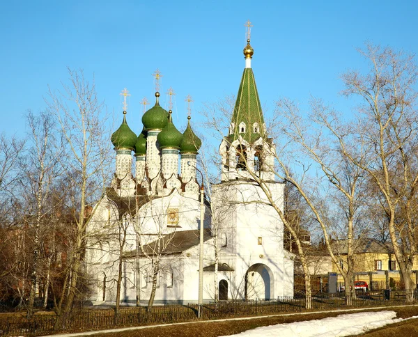 Kerk in ere veronderstelling van de moeder god niznhy novgorod rus — Stockfoto