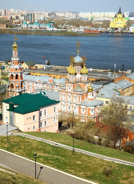 Chiesa Natività Santissima Madre Dio e Cattedrale Nevsky — Foto Stock