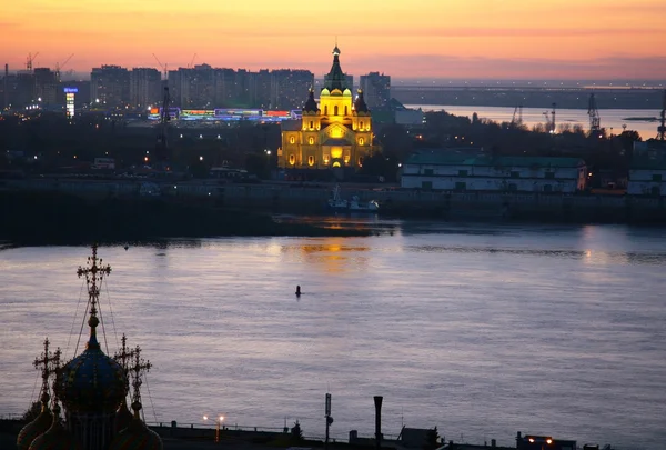 Vista noturna da Catedral Alexandr Nevsky Nizhny Novgorod — Fotografia de Stock