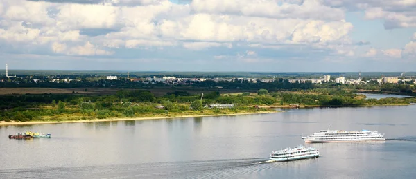 Rivier cruise op de rivier de Wolga — Stockfoto