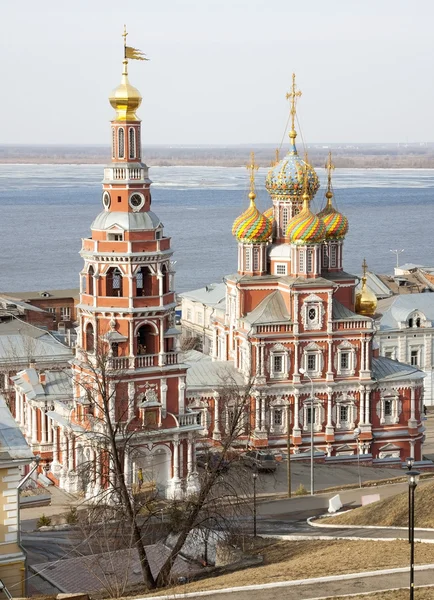 Vista de março Stroganov Church Nizhny Novgorod — Fotografia de Stock