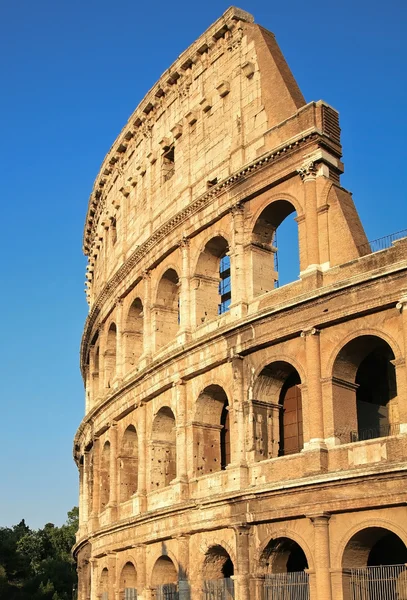 Colosseum - the world famous landmark in Rome Italy — Stock Photo, Image