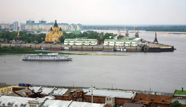 Evening cruise on the river in Nizhny Novgorod — Stock Photo, Image