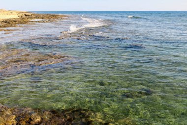 Ekim ayı sonunda Ayia Napa Kıbrıs 'ta Akdeniz' i açık