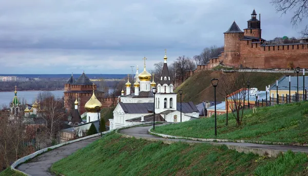 Ancien Temple Orthodoxe Sur Fond Kremlin Volga Nijni Novgorod — Photo