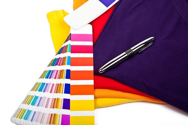 T shirts, color chart and pen — Stock Photo, Image