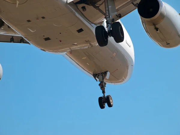 Landung eines Flugzeugs — Stockfoto