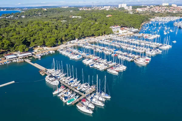 Barcos Veleros Yates Port Bunarina Vista Aérea Pula Istria Croacia — Foto de Stock