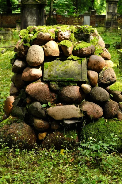 Vecchio cimitero, vecchia tomba . — Foto Stock