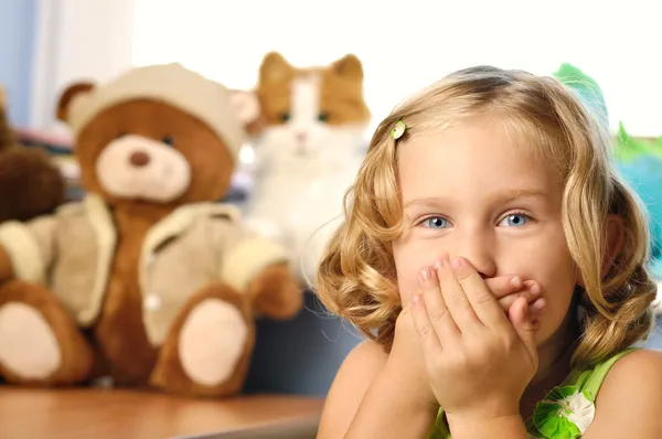 onun odasına küçük kız.