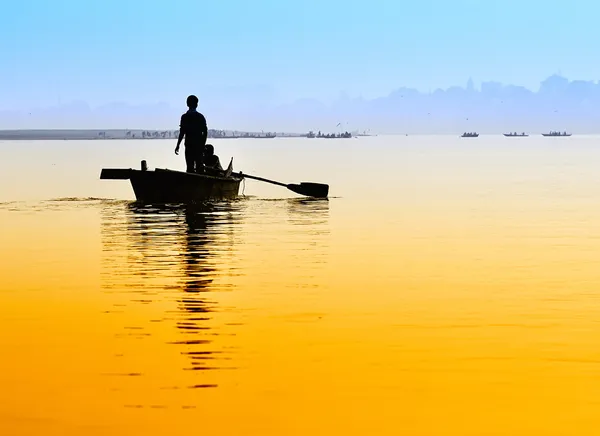 Boat on sunset. — Stock Photo, Image