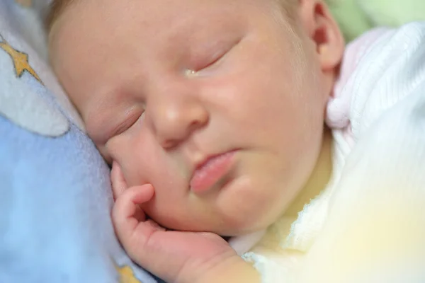 Sweet newborn baby sleeping. — Stock Photo, Image
