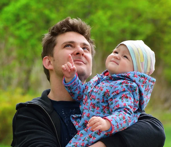 Vader met zijn baby — Stockfoto