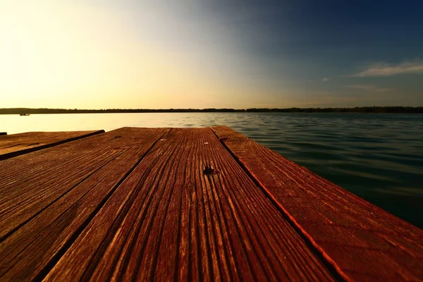 湖に沈む夕日 — ストック写真