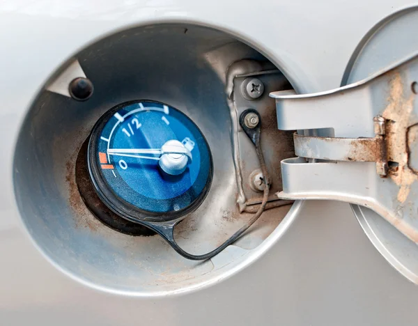 Cuello de llenado del tanque de combustible —  Fotos de Stock