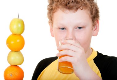 bir bardak portakal suyu içme çocuk